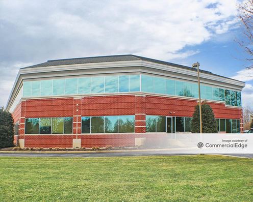 Newtown Square Corporate Campus - 10 Campus Blvd