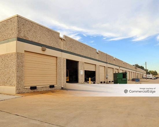 Pineway Service Center II