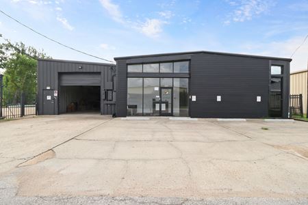 Commercial space for Sale at 22814 Commercial Ln in Tomball