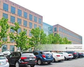 Hamilton Lakes Business Park - 300 Park Blvd