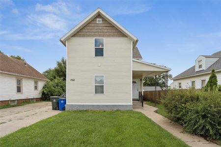 Photo of commercial space at 702 9th St SW in Cedar Rapids