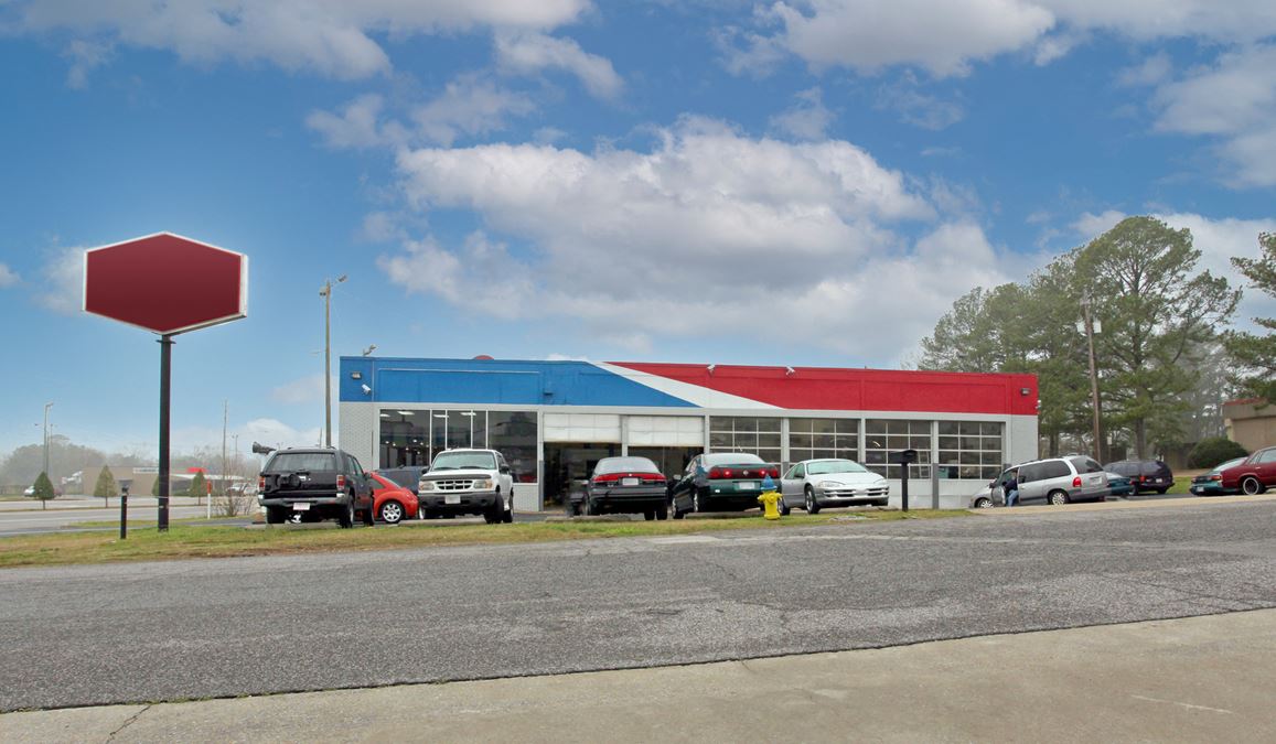 Freestanding Shop with High Visibility