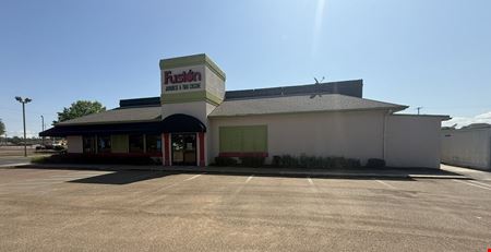 Retail space for Rent at 1002 Treetops Blvd in Flowood