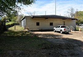 859 Clayton St. - 8,121 SF Warehouse & 1,800 SF Office 1/2 mile to Exit 172, I-65