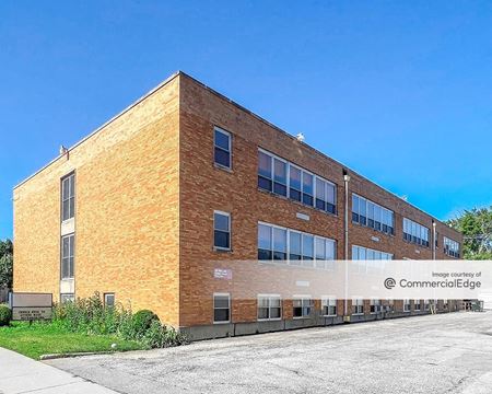 Photo of commercial space at 3934 Prairie Avenue in Brookfield