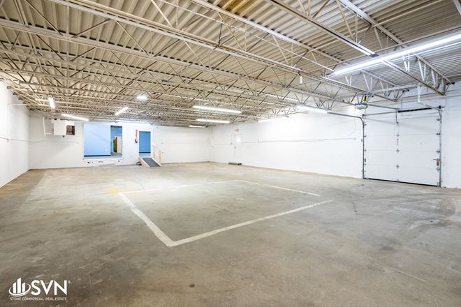 5320 SF Warehouse For Lease