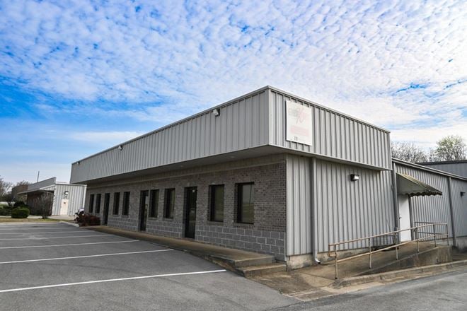 132 & 144 Jetplex Lane