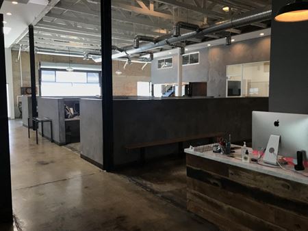 1050 N Orange Dr - Los Angeles