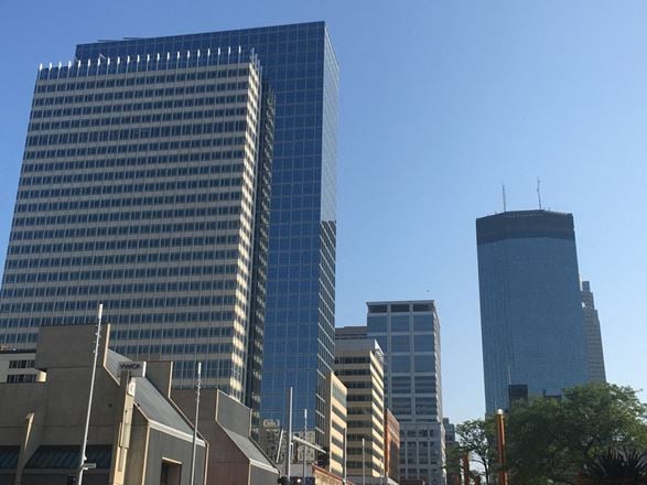 Retail property in Minneapolis, MN