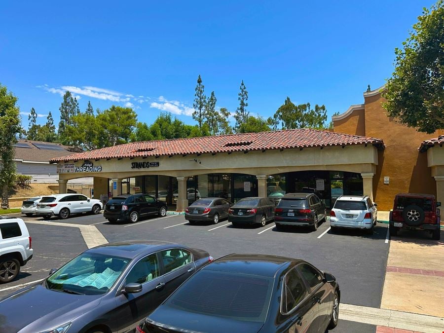 Sycamore Plaza: Shop Spaces in Retail Strip Center