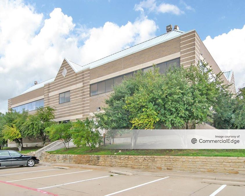 203 Walls Drive, Cleburne, TX 76033