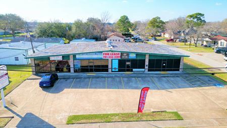 4502 Center Street - Deer Park