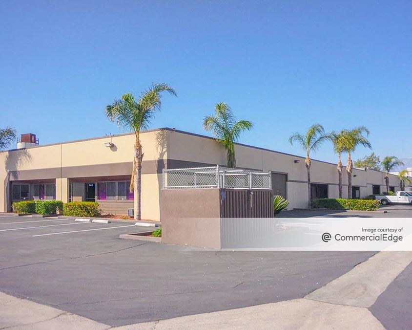 East Francis Business Park - 1616 East Francis Street