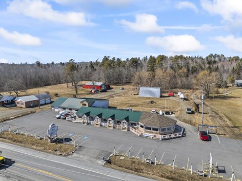 Prime Mid Coast high traffic retail, restaurant, bakery, office, warehouse EV-charging station