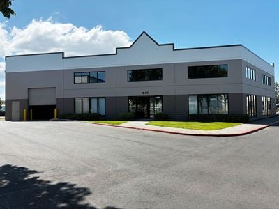 1049 & 1053 NW Corporate Drive
