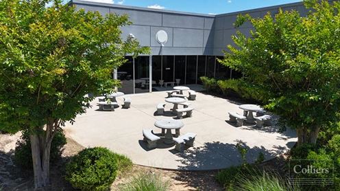 ±22,000-SF Subdivisable Office Space