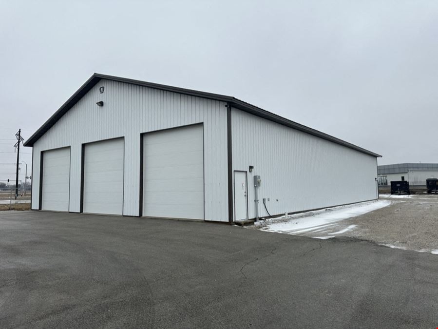 Industrial Building for Lease -- 3906 E Hospitality Lane