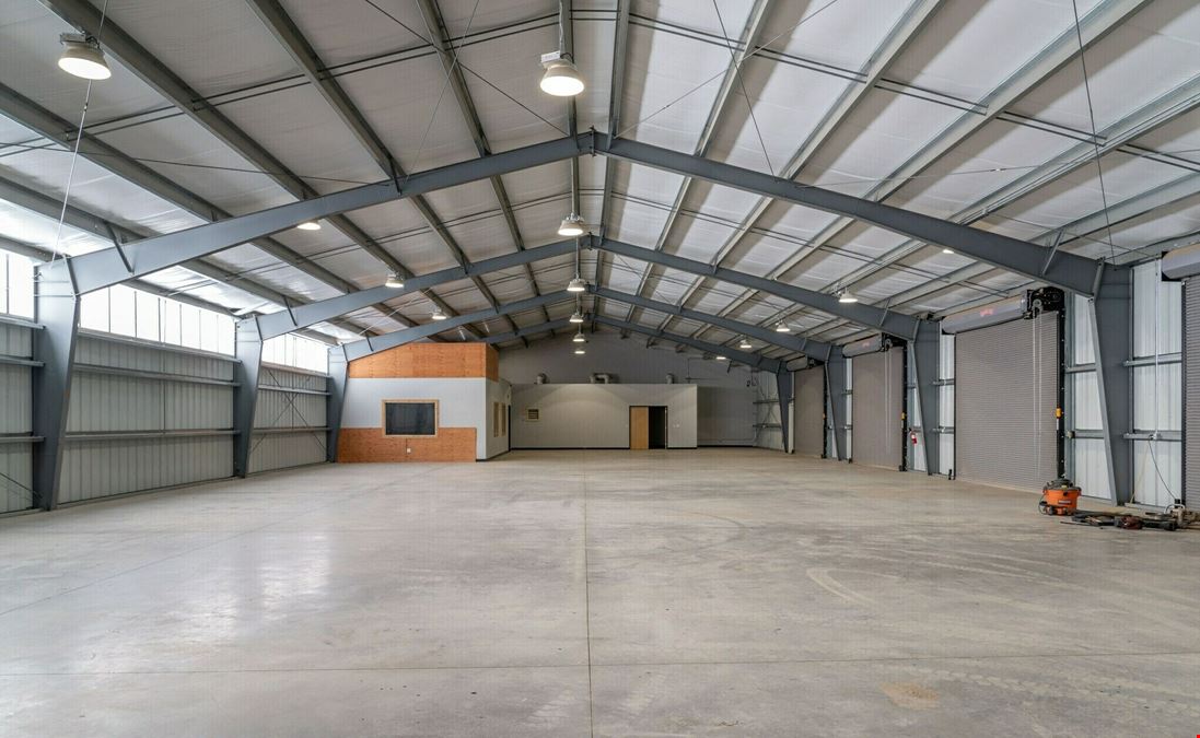 Industrial Flex Building Close to I-5