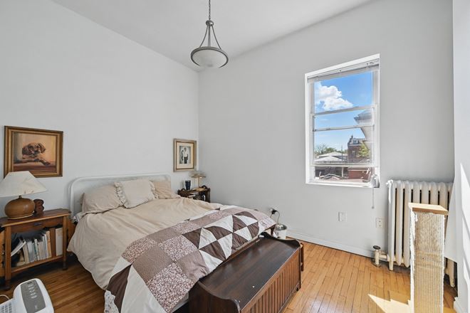 55 Barton Street West