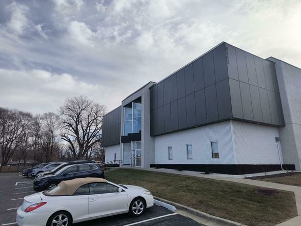 9143 Indianapolis Blvd Office Building