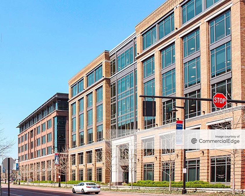 240-290 West Nationwide Blvd