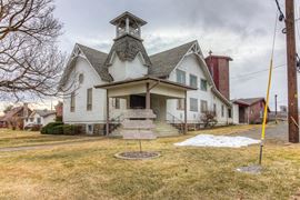 Versatile Church Building in Tieton, WA