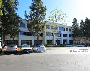Mission Oaks Business Park - 4880 Santa Rosa Road