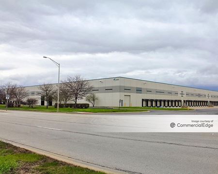 Industrial space for Rent at 800 Veterans Pkwy in Bolingbrook
