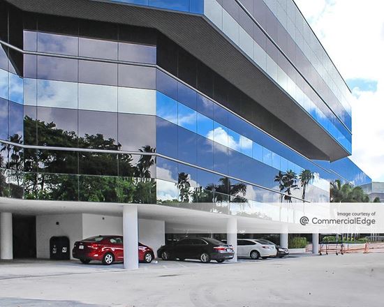 Peninsula Plaza