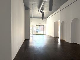 858 N High St