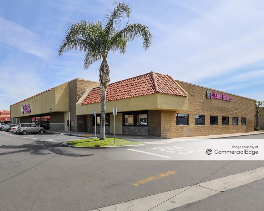 Five Points Plaza 515 South Riverside Avenue Retail Building