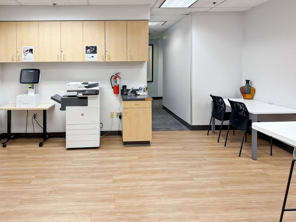 KS, Overland Park - Corporate Woods