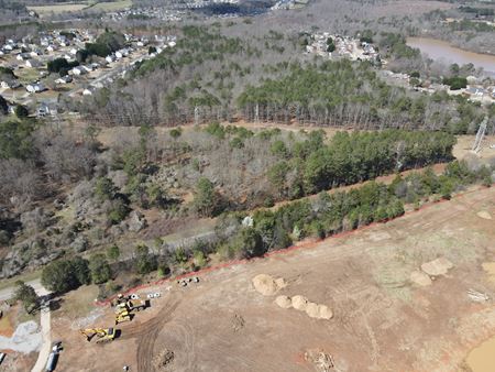 Photo of commercial space at Hal Jackson Rd in Winder