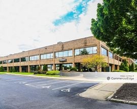 Commonwealth Business Center - 11001 Bluegrass Pkwy