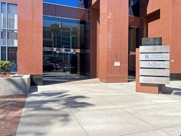 CA, Long Beach – Landmark Square