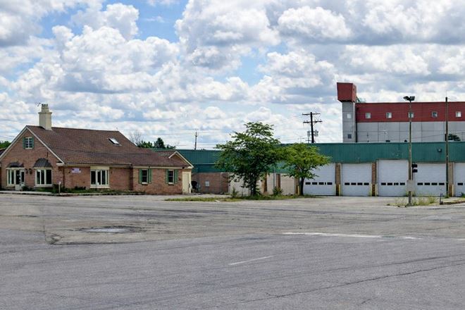 5690 Camp Rd - Former Truck Repair Garage