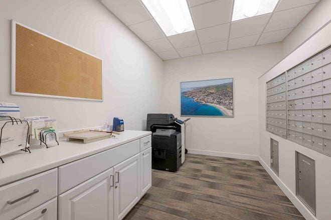 2082 Michelson Executive Suites