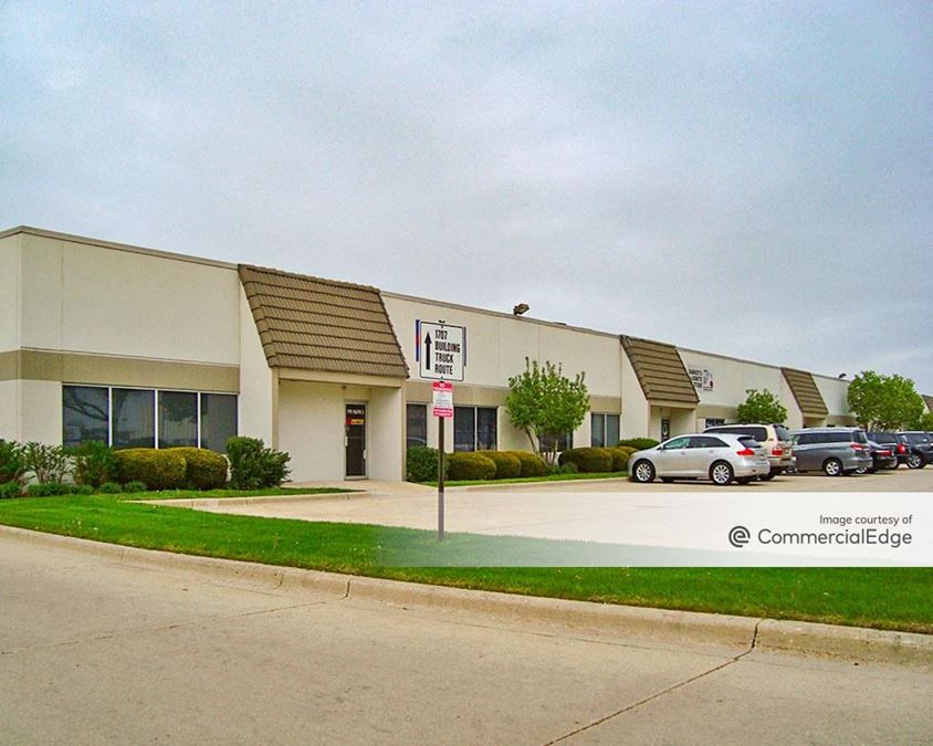 Naper Small Business Park - 1701 & 1707 Quincy Avenue