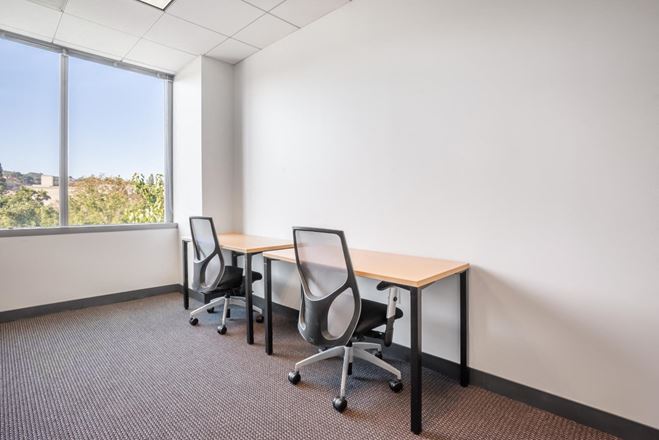 CA, Pleasanton - Corporate Commons
