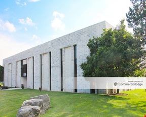 Widewaters Office Park - 5795 Widewaters Pkwy