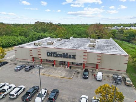 Retail space for Sale at 2438 Ponce Bypass in Ponce