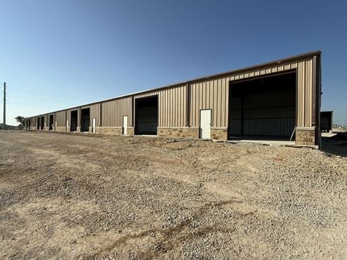 7990 Old Bastrop Rd - D&R Business Complex