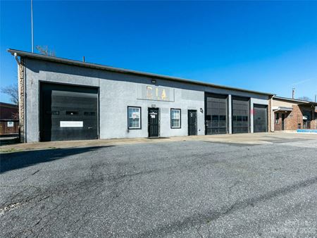 Commercial space for Rent at 1955 Spartanburg Highway in Hendersonville