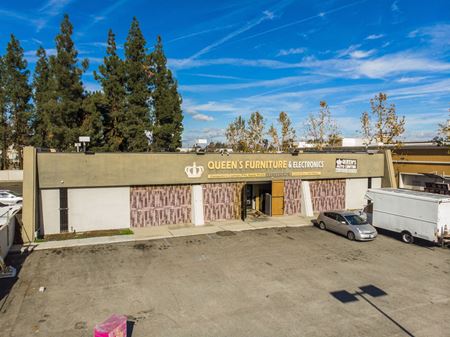 Fully Leased Retail Building - Queen's Furniture & Electronics - Bakersfield