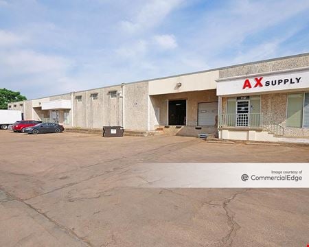 Commercial space for Rent at 2777 Irving Blvd in Dallas