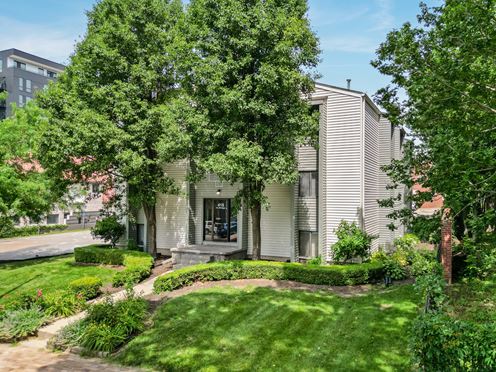 12-Unit Multifamily Property in Blackstone