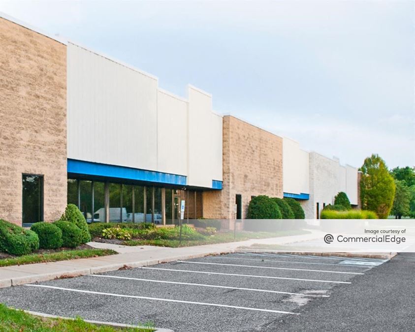 Moorestown West Corporate Center 201 & 202 Commerce Drive 201