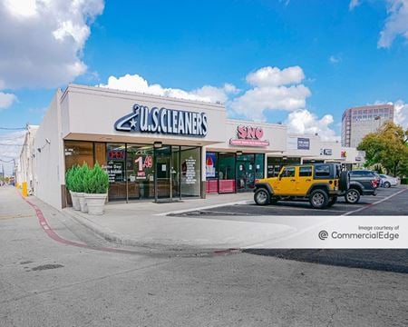 Retail space for Rent at 10455 North Central Expwy in Dallas