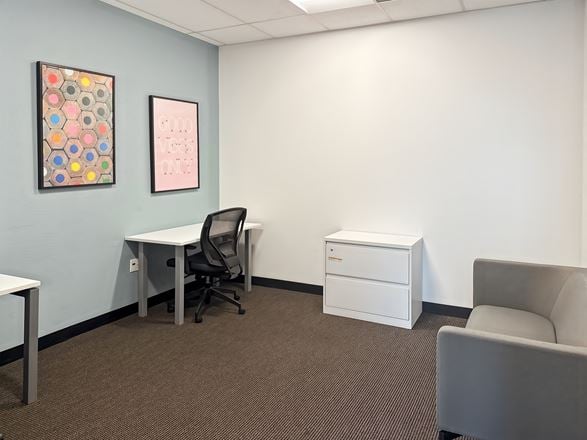 Regus - Burnaby - Solo District