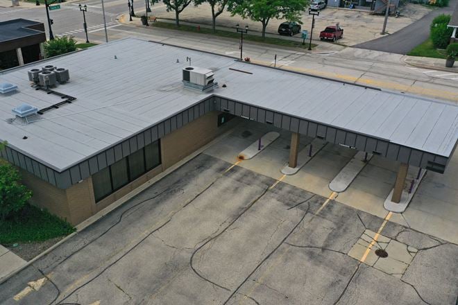 411 N Seymour Ave